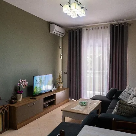 Apartment Xhulja *